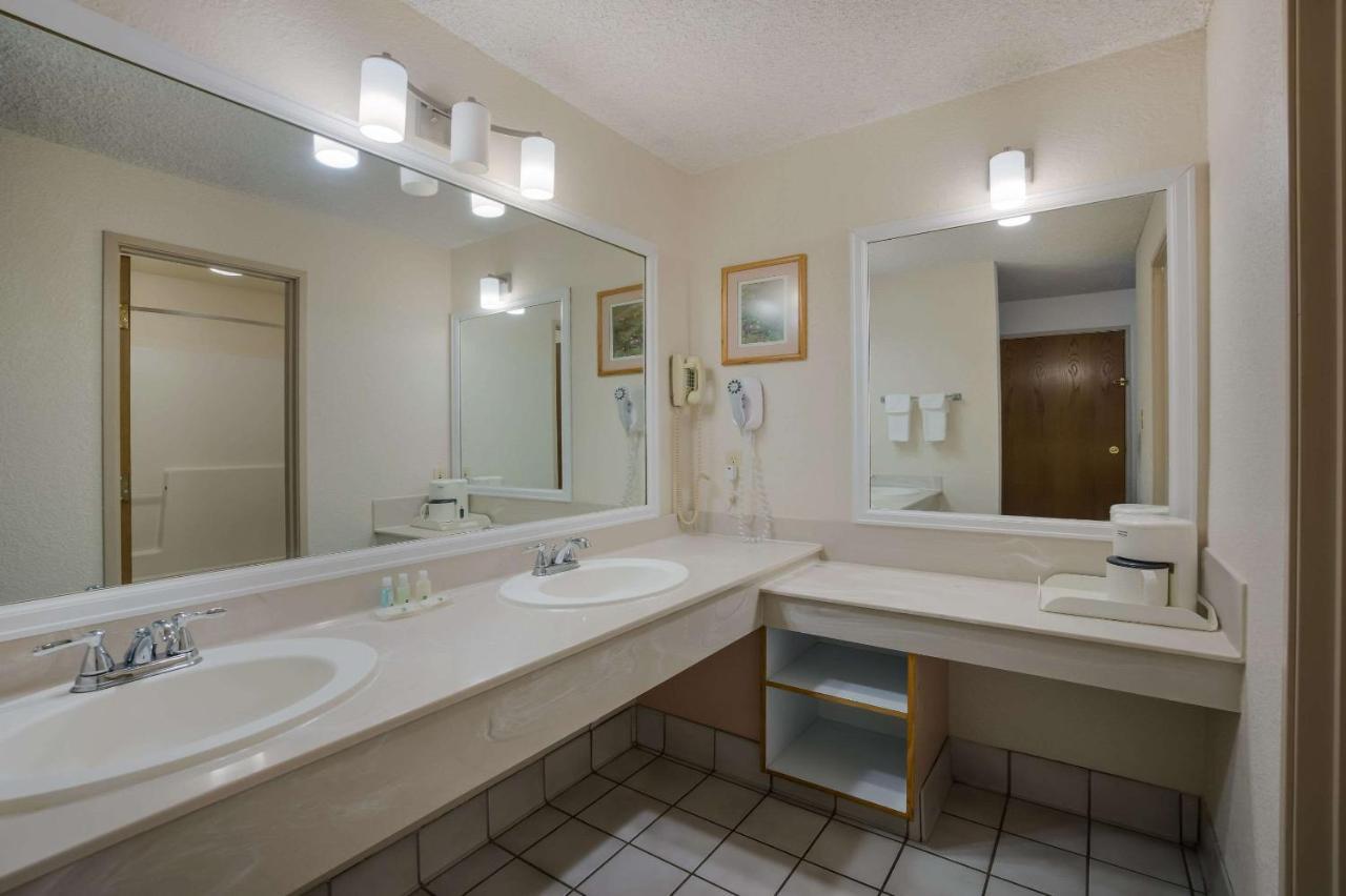 Suburban Studios Canon City Buitenkant foto